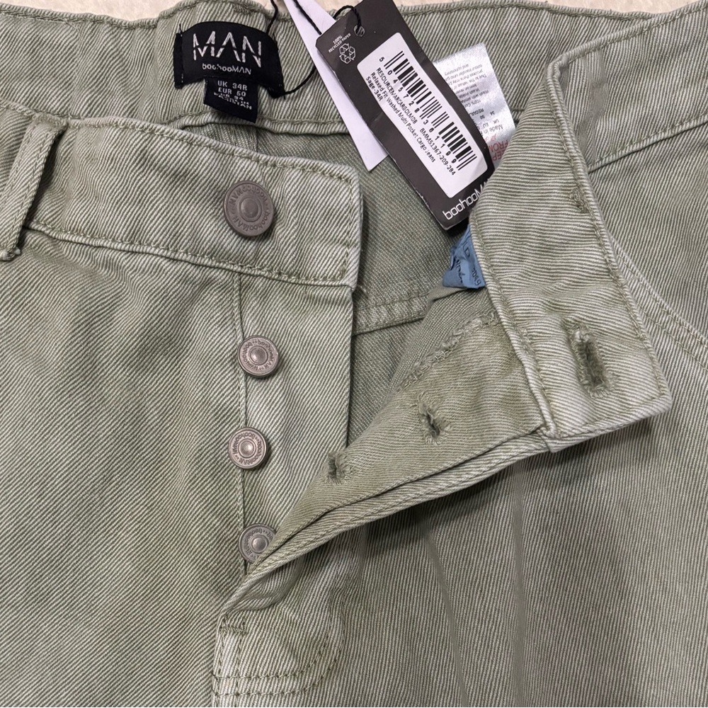 Boohoo Olive Men's Cargo Pants - Picture 5 of 11